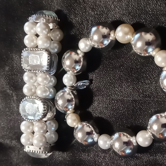 Charming Charlie 2 expandable bracelets silver & pearl like. Large crystal cut - Picture 6 of 6
